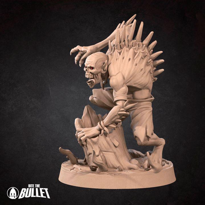 Vampire Ghoul - 32mm, 35mm Scale - Unpainted Miniature for DnD, Pathfinder, Tabletop RPGs - Bite the Bullet