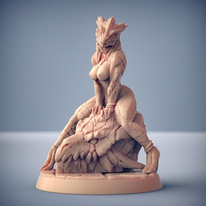The Lusty Draconian Maid - The Dragonguard Beauty - Unpainted Miniature