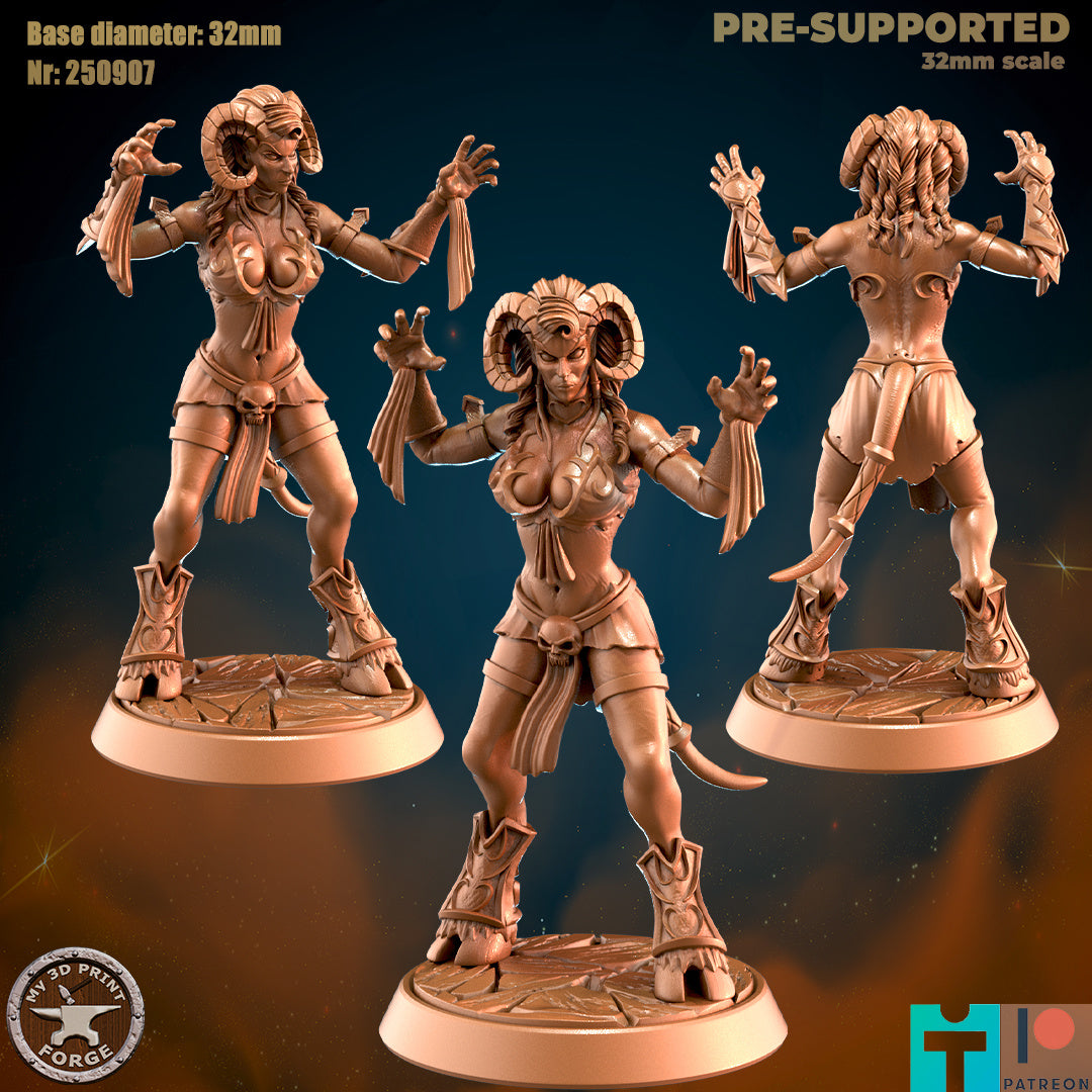 Aly, Horned Humanoid Boss - 32mm Scale - Unpainted Miniature