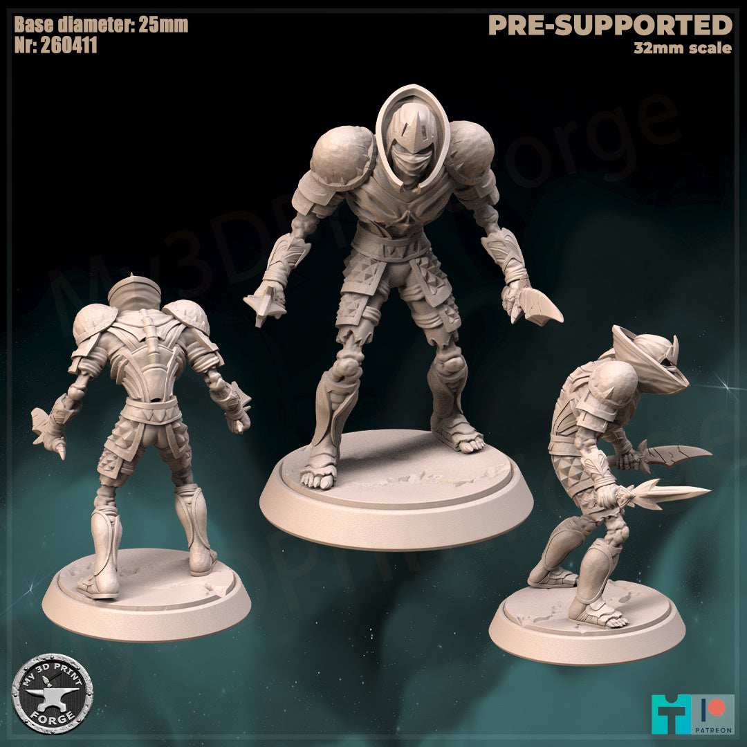 Undead Rogue, Classic Armor, 2 Poses - Unpainted Miniature