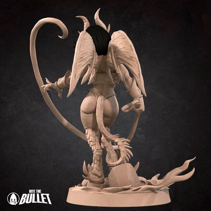 Mara, Succubus Mistress, Pinup - 32mm, 35mm Scale - Unpainted Miniature