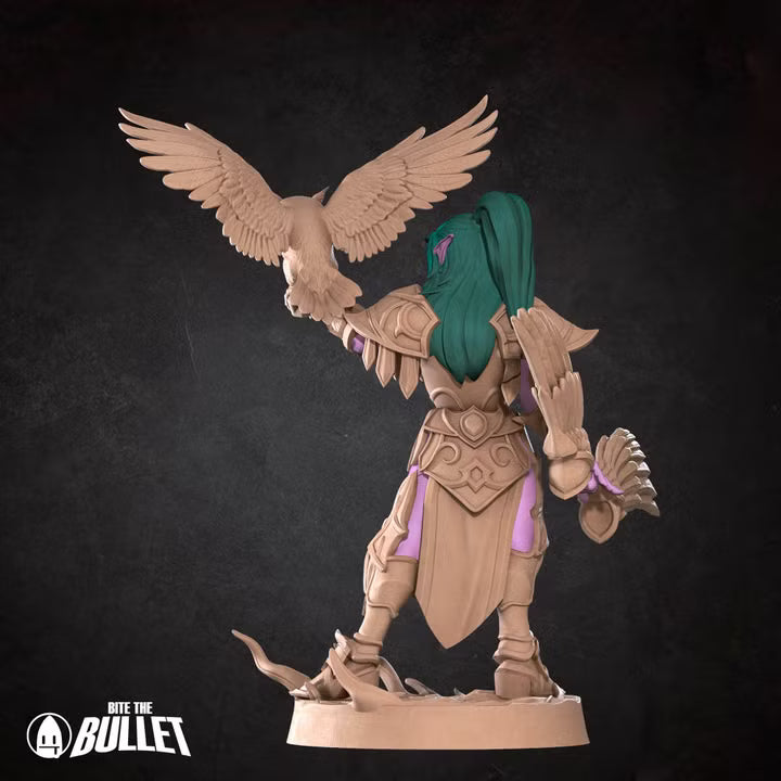 Night Elf Warrior Priestess, Pinup - Unpainted Miniature