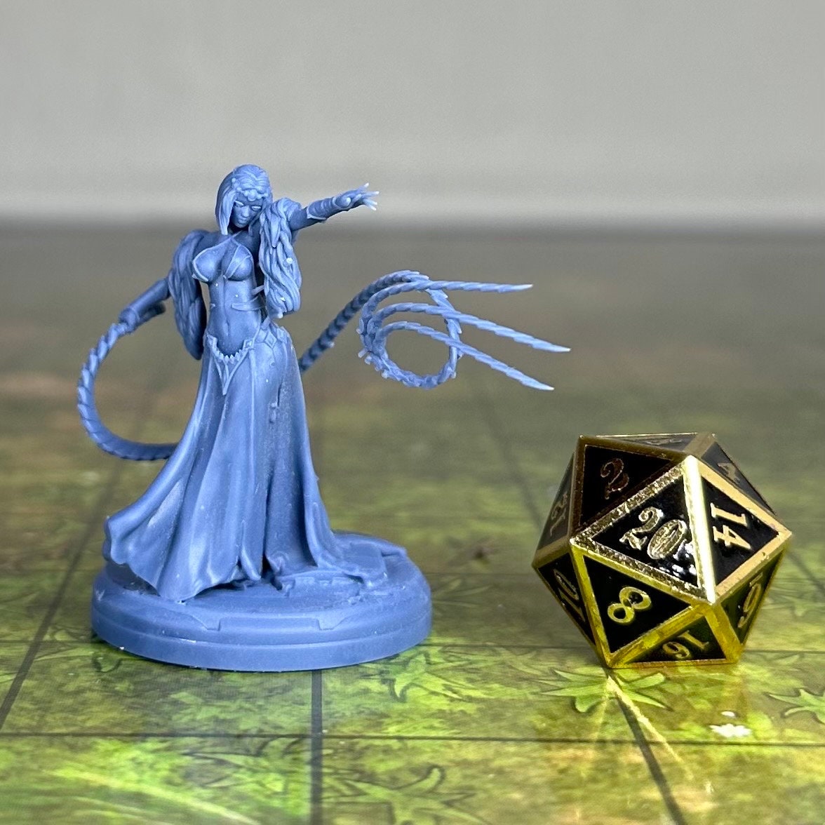 Lady Jocasta - Unpainted Miniature