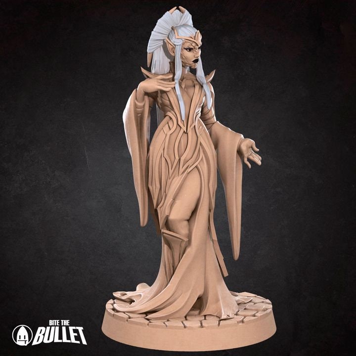 Drow Matron - Unpainted Miniature