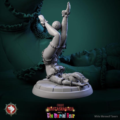 Lollipop Twirlers, Carnival Entertainers - 32mm Scale - Unpainted Miniature for DnD, Pathfinder, Tabletop RPGs - White Werewolf Tavern