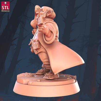 Hostel Owner - Halfling Hostel Set - Townsfolk NPCs - 32mm Scale - Unpainted Miniature for DnD, Pathfinder, Tabletop RPGs - STL Miniatures