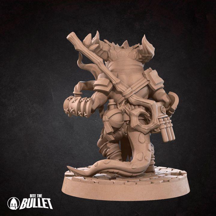 Kobold Alchemist with Flasks - 32mm, 35mm Scale - Unpainted Miniature for DnD, Pathfinder, Tabletop RPGs - Bite the Bullet