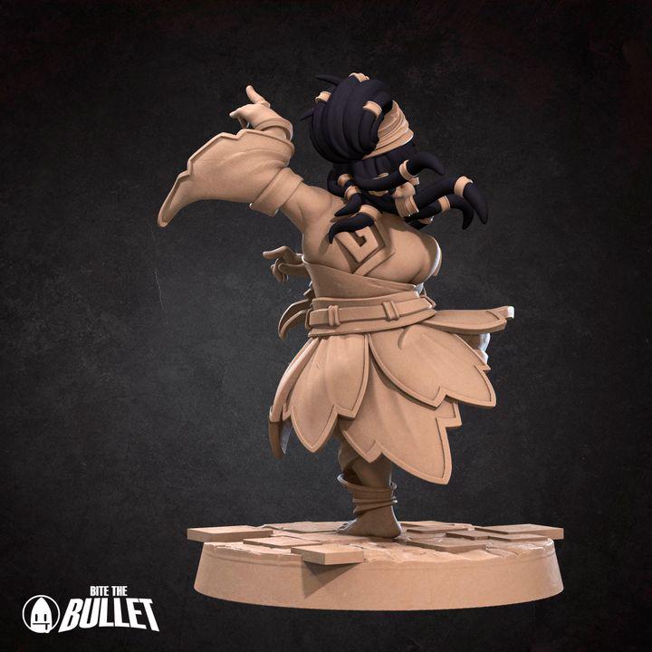 Female Dwarf Monk - 32mm, 35mm Scale - Unpainted Miniature
