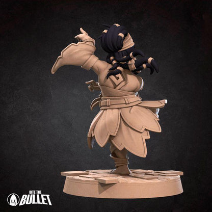 Female Dwarf Monk - 32mm, 35mm Scale - Unpainted Miniature