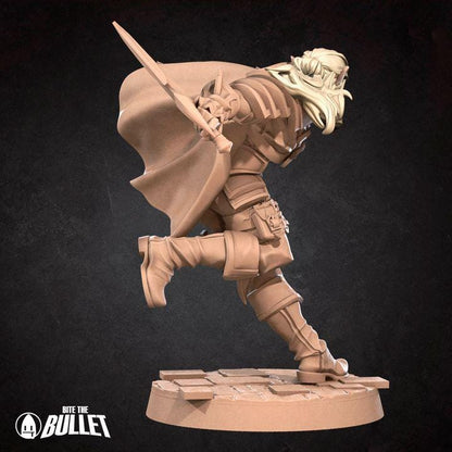 Male Elf Rogue - 32mm, 35mm Scale - Unpainted Miniature
