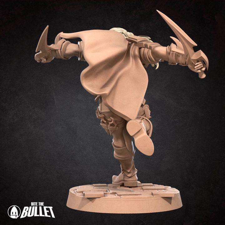 Male Elf Rogue - 32mm, 35mm Scale - Unpainted Miniature