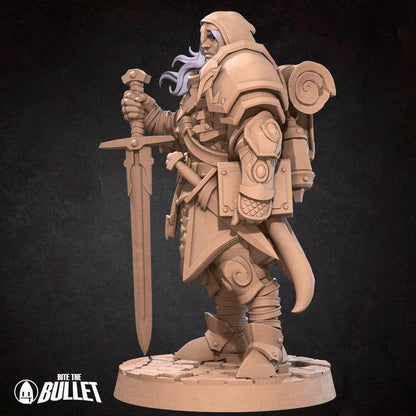 Human Paladin - 32mm, 35mm Scale - Unpainted Miniature