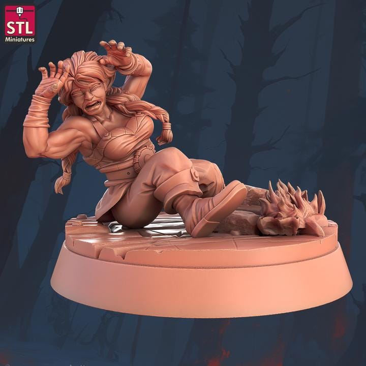 Panicked Villagers - 32mm Scale - Unpainted Miniature