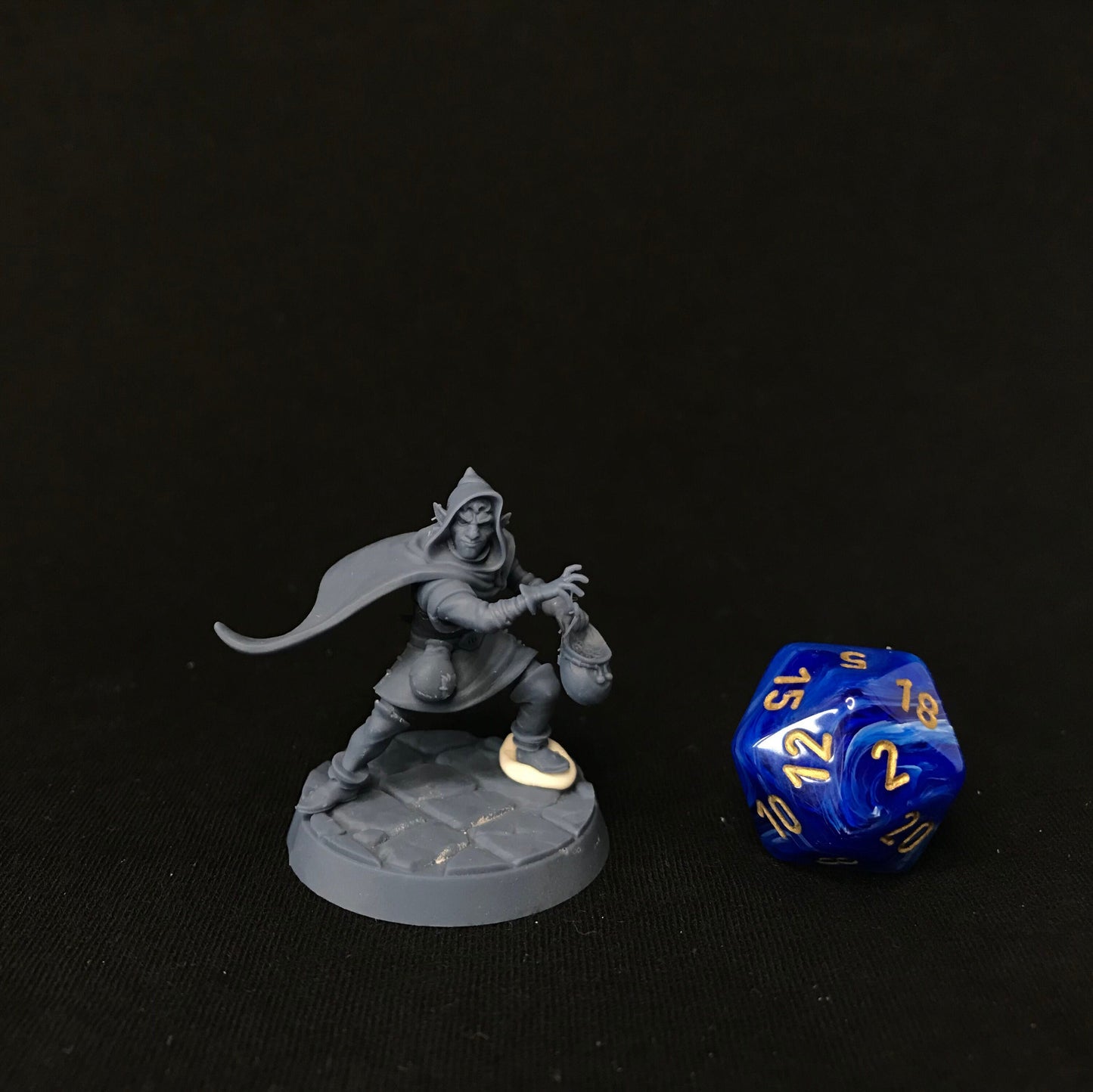 Thief Miniature - Halfing Rogue