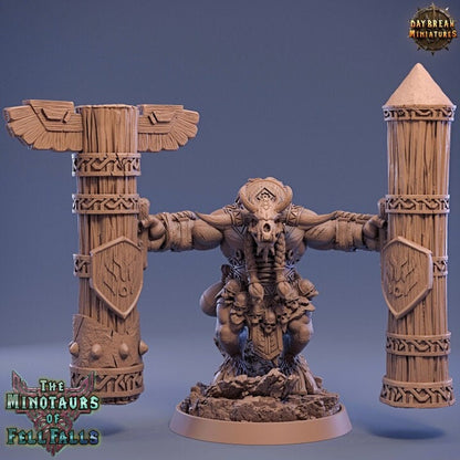 Jauger Bloodcrush - Minotaur with Totems - Unpainted Miniature