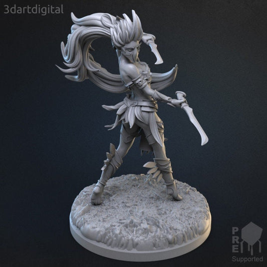 Nieran Stavinfass - Female Assassin - Unpainted Miniature