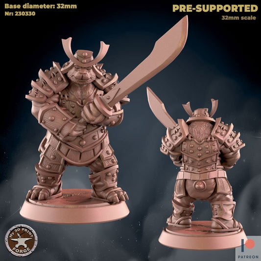 Male Panda - Heavy Armor Greatsword - Unpainted Miniature