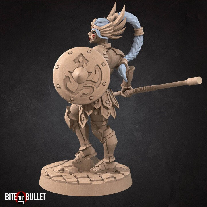 Hero Amazon - Pinup - Unpainted Miniature