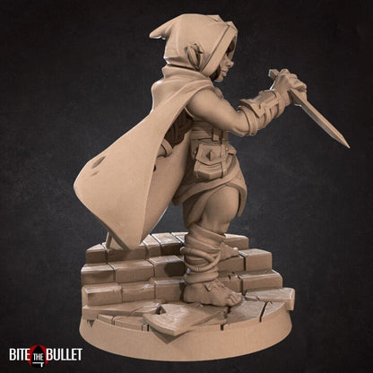 Halfling Rogue - Unpainted Miniature