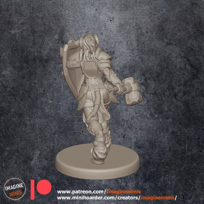 Narluu - Draenei Paladin - Unpainted Miniature