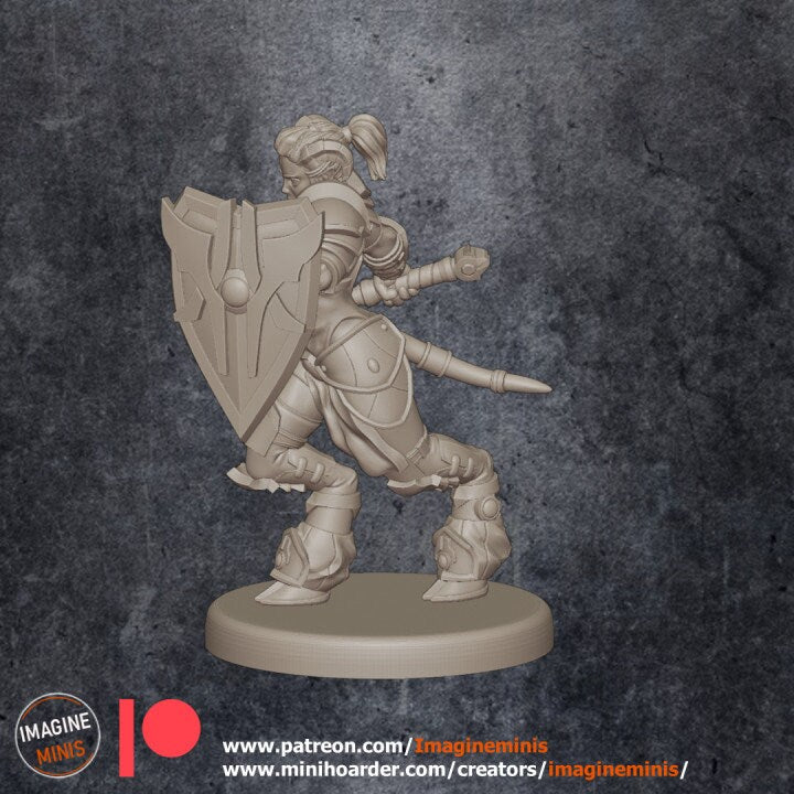 Narluu - Draenei Paladin - Unpainted Miniature