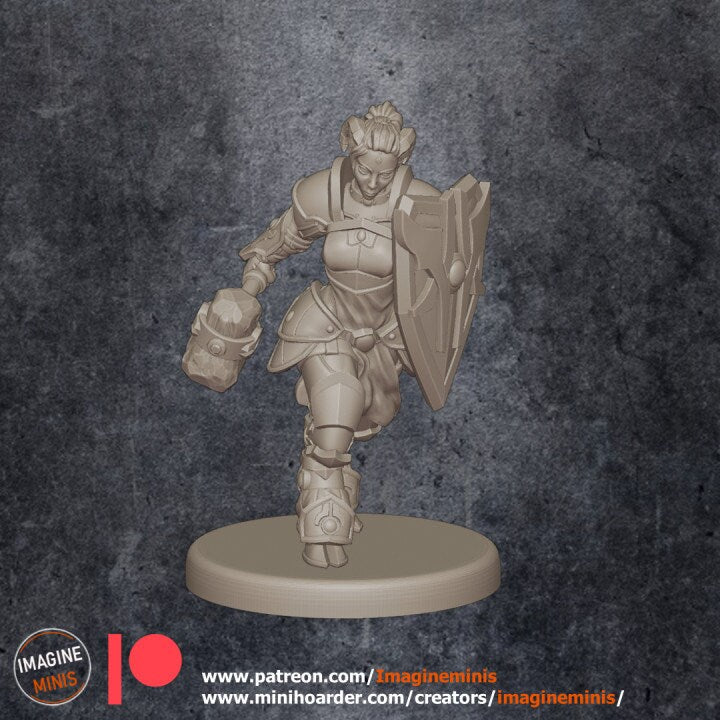 Narluu - Draenei Paladin - Unpainted Miniature